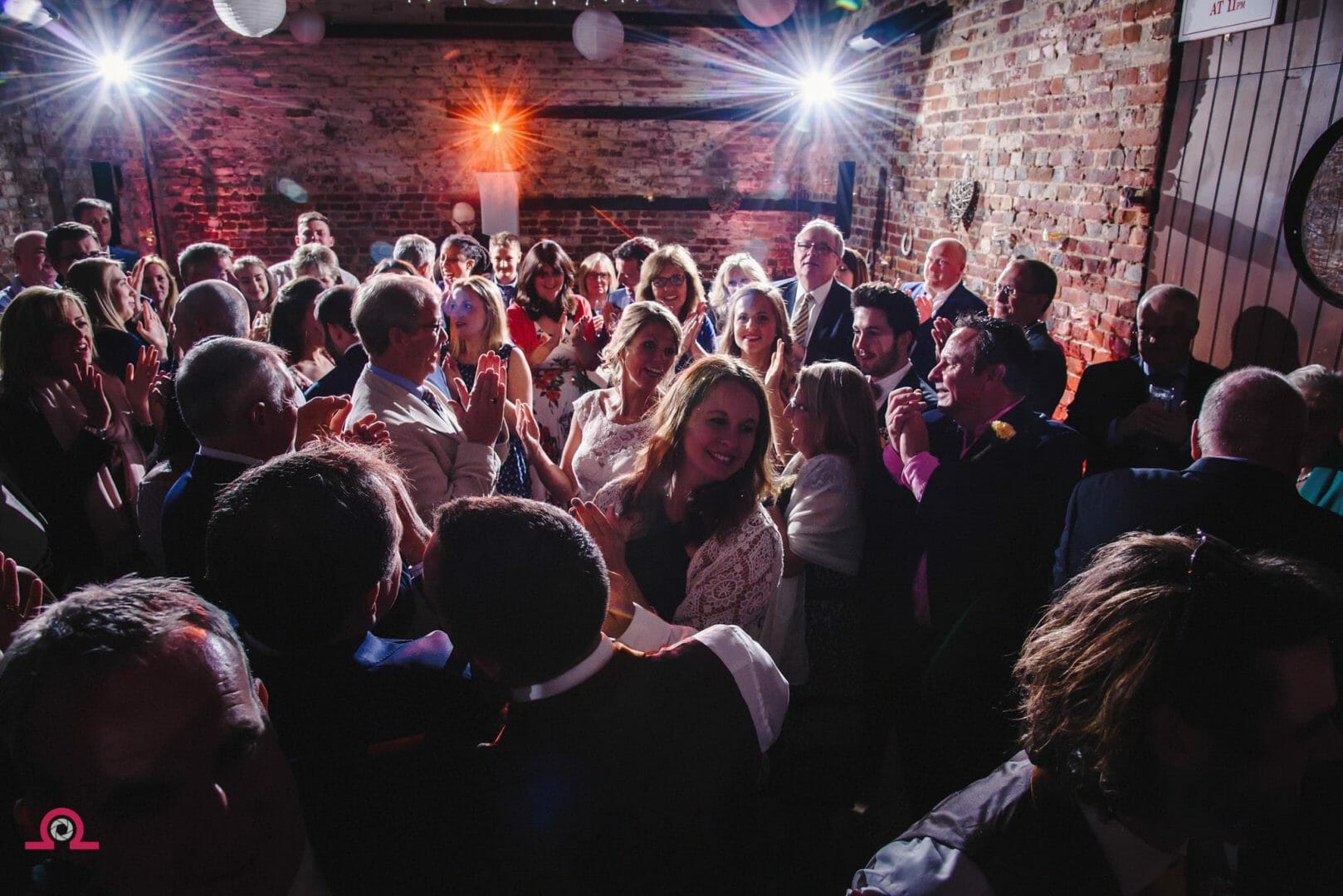 Everybody loves a full dancefloor 2 Three Tunns New Forest wedding